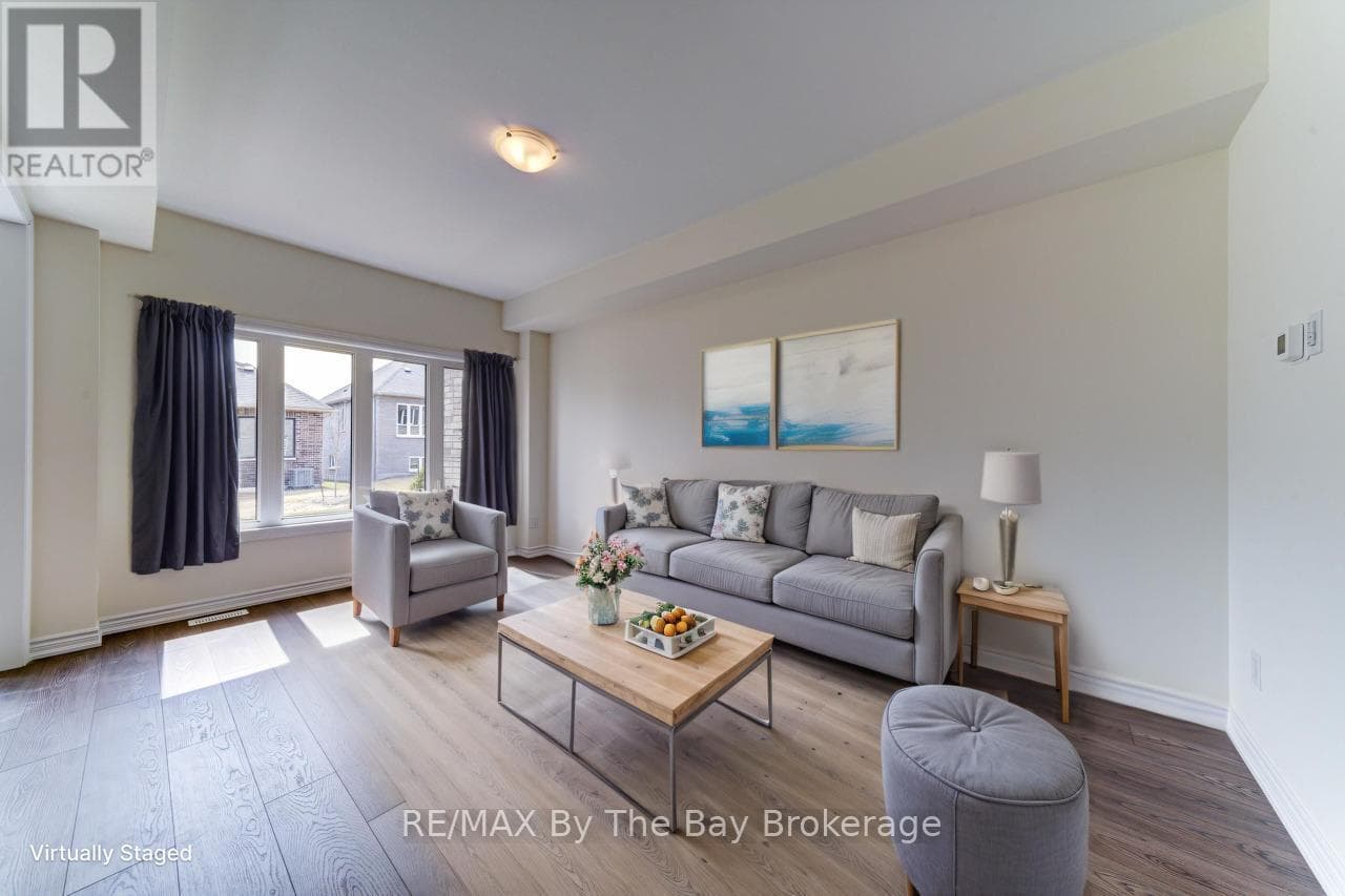 8 FEDERICA CRESCENT — photo 5