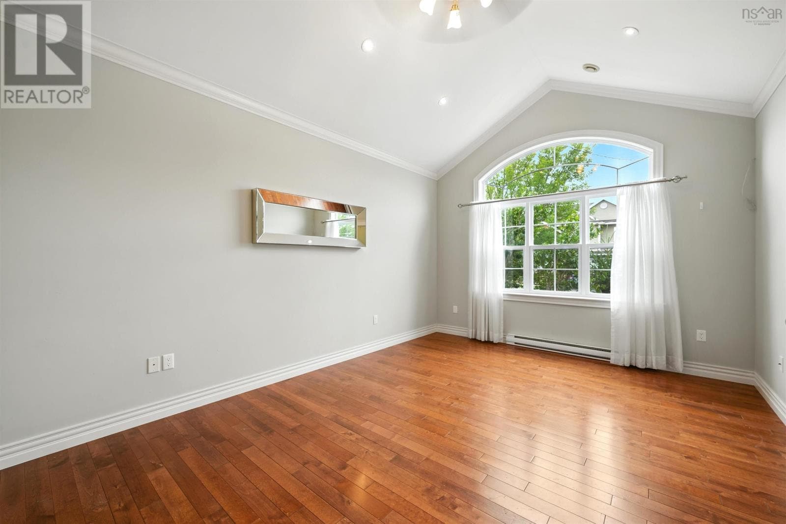 103 CLAUDIA CRESCENT — photo 5