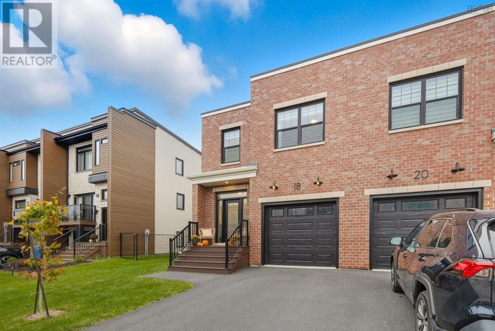 18 Trekker Drive — photo 3
