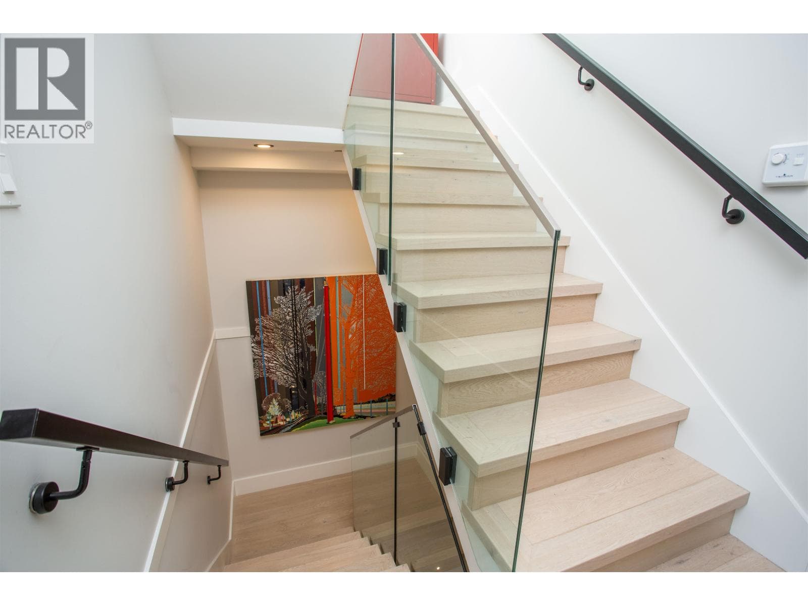 2 1152 COMOX STREET — photo 4