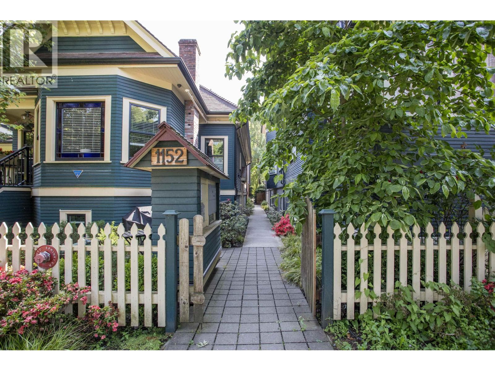 2 1152 COMOX STREET — photo 3