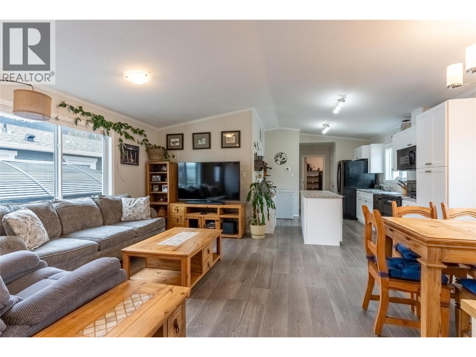 235 AYLMER ROAD UNIT 21 — photo 4