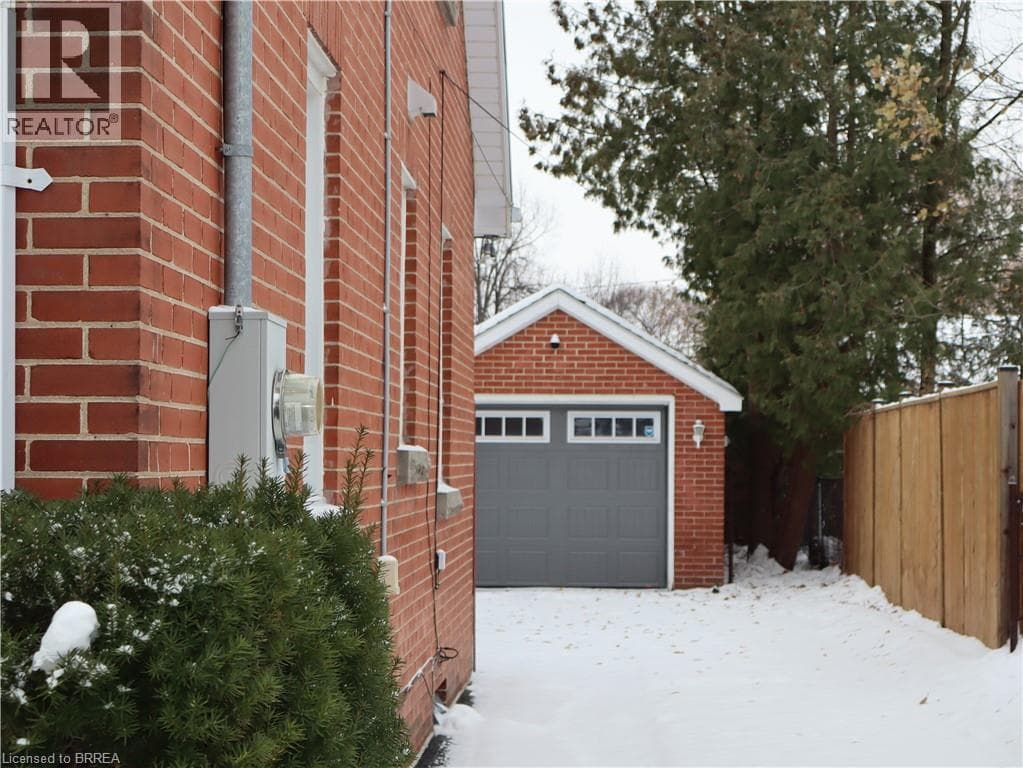 117 QUEENSWAY DRIVE — photo 3