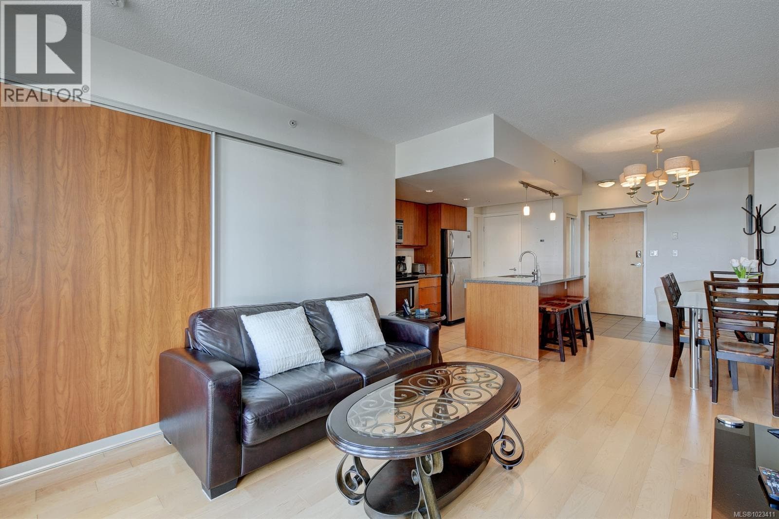 705 760 Johnson St, Victoria — photo 5