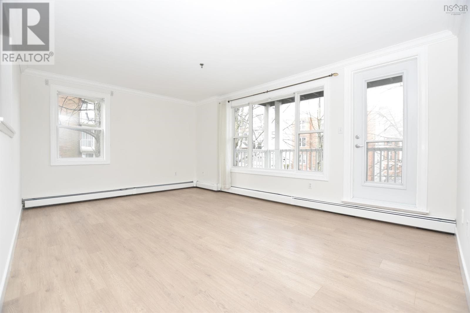 300 5230 Tobin Street — photo 3