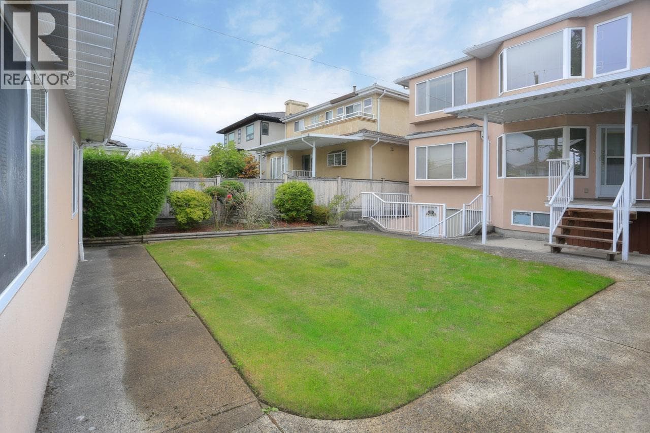 6333 BUTLER STREET, Greater Vancouver — photo 5
