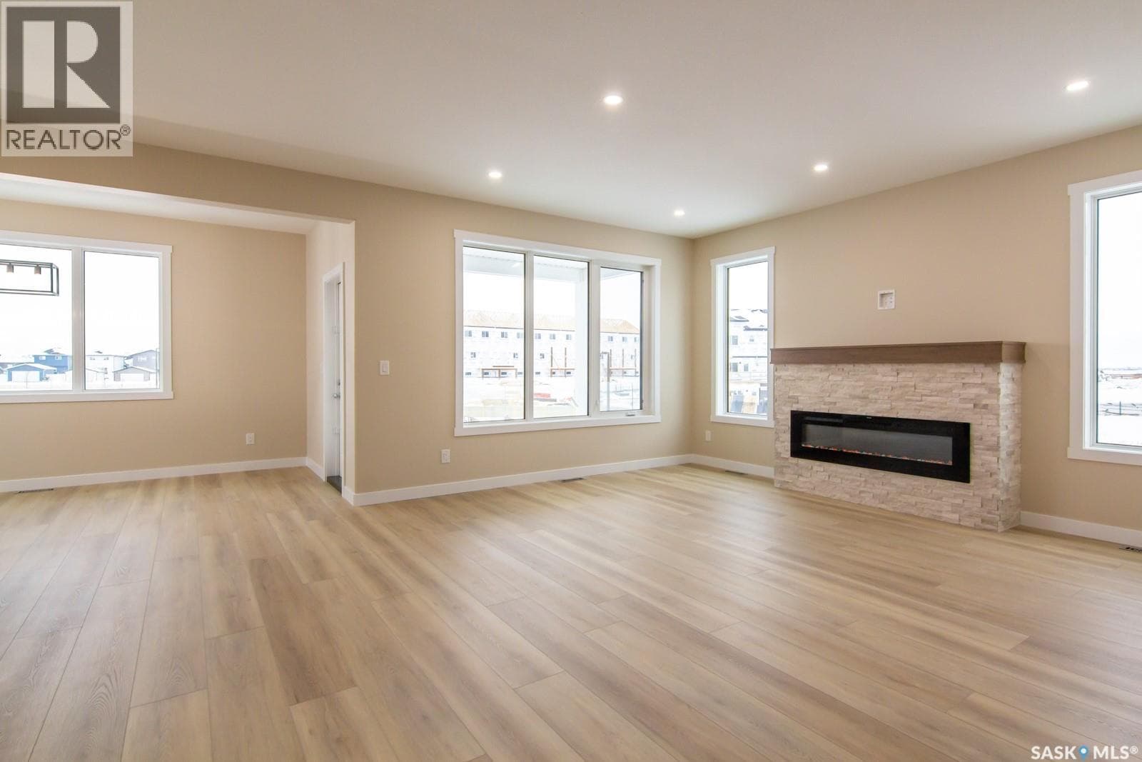 435 Sharma CRESCENT — photo 4