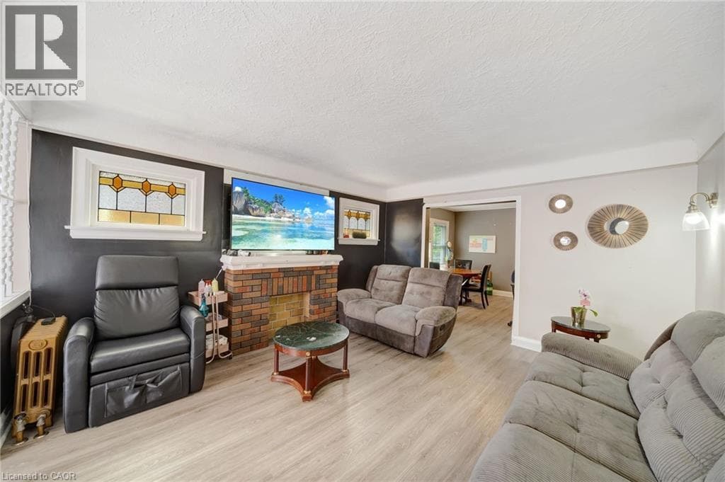 33 FITZGERALD STREET — photo 4