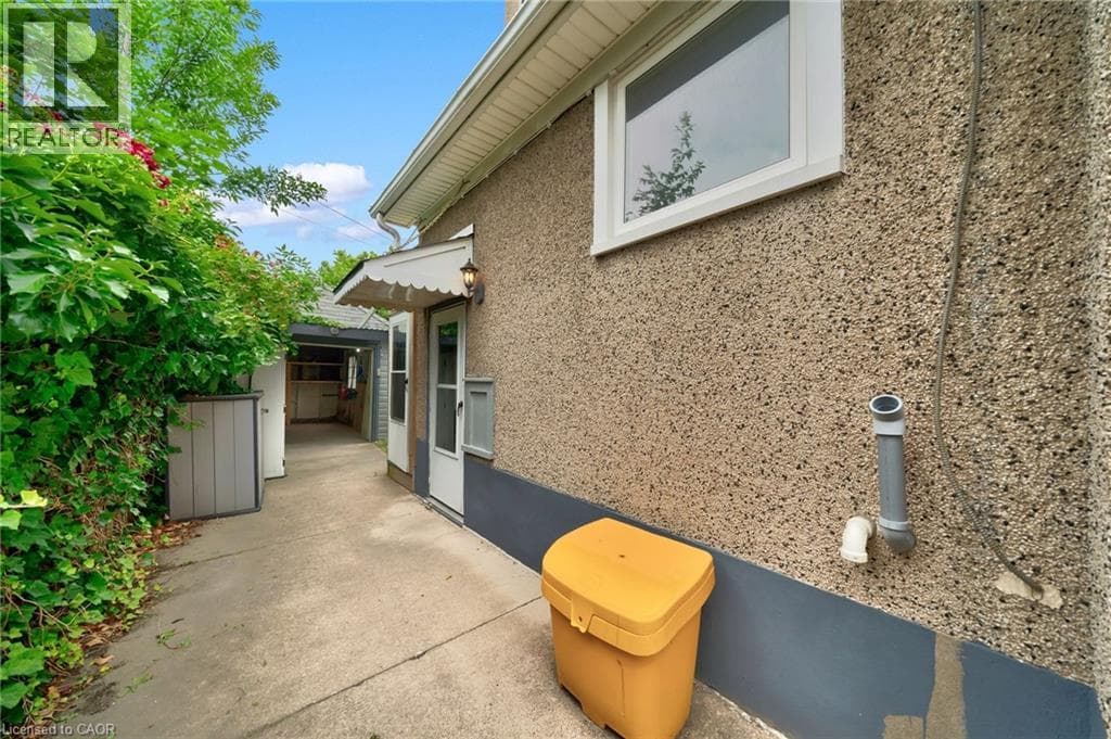 33 FITZGERALD STREET — photo 3