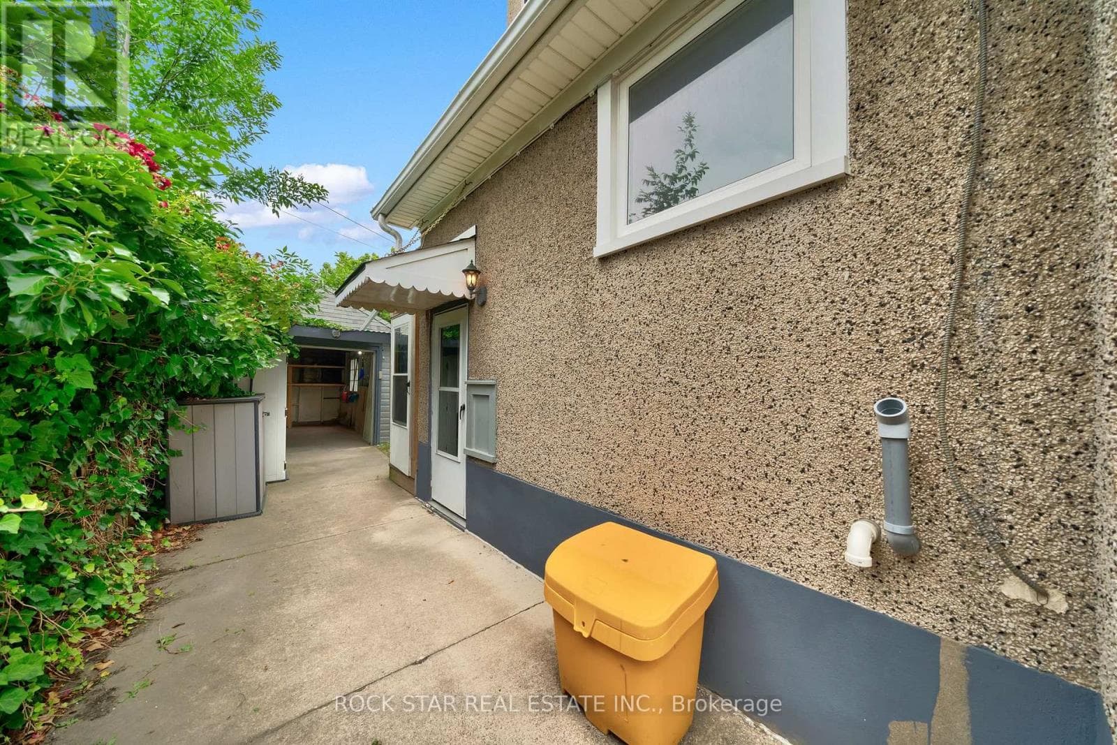 33 FITZGERALD STREET — photo 3