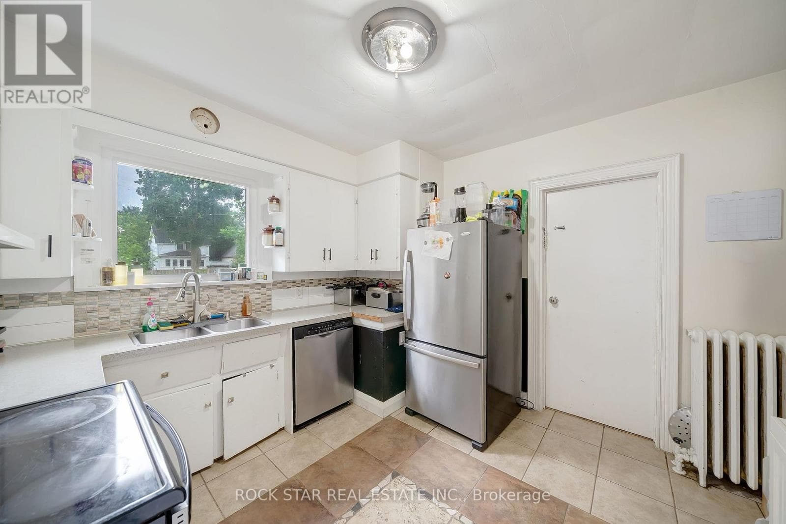 33 FITZGERALD STREET — photo 5