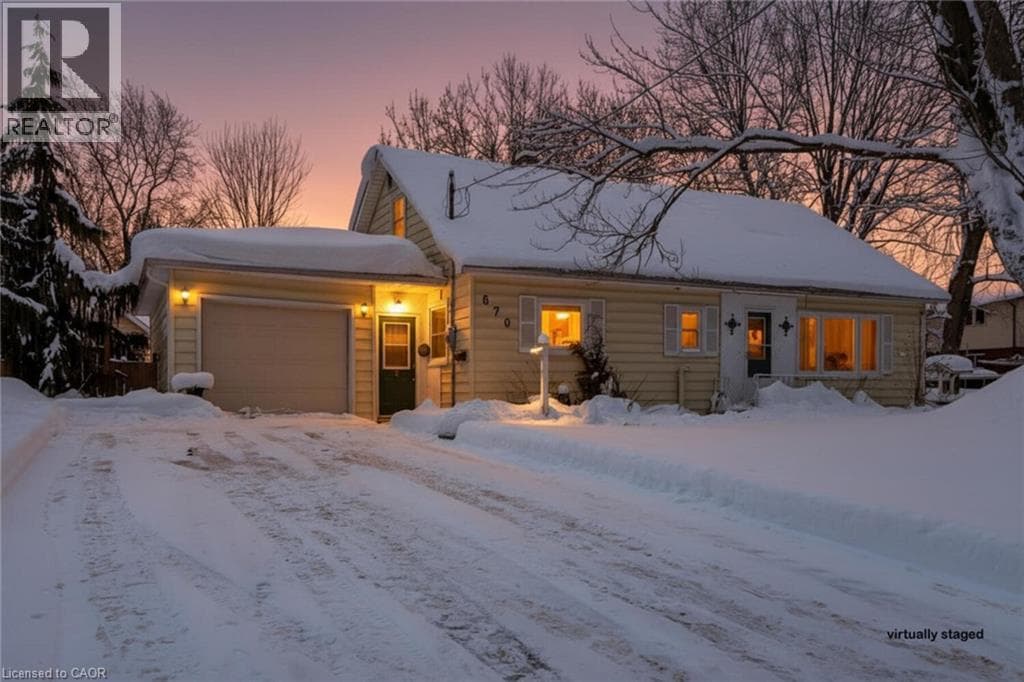 670 ELM AVENUE N — photo 3