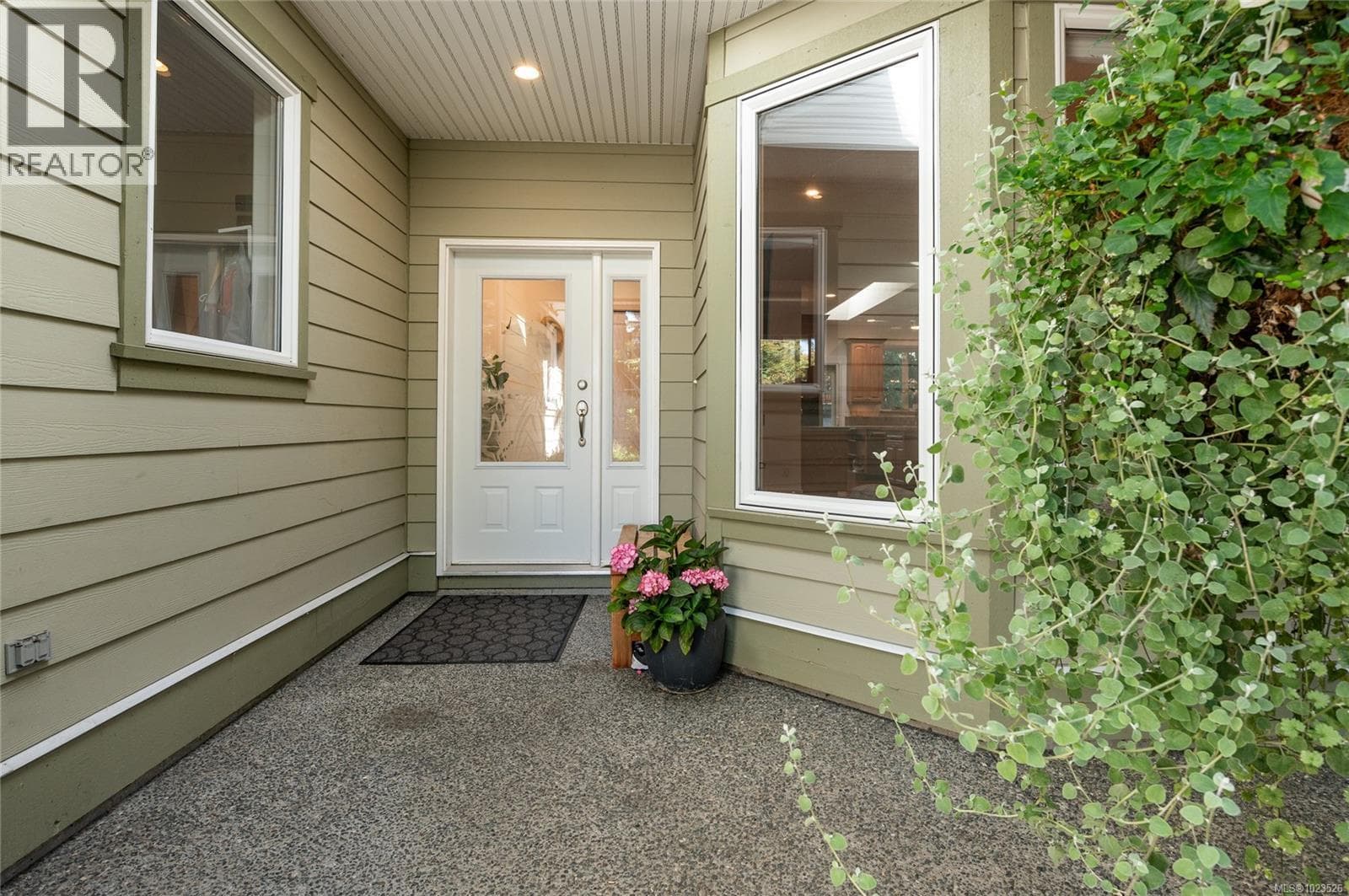 1554 Marina Way — photo 3