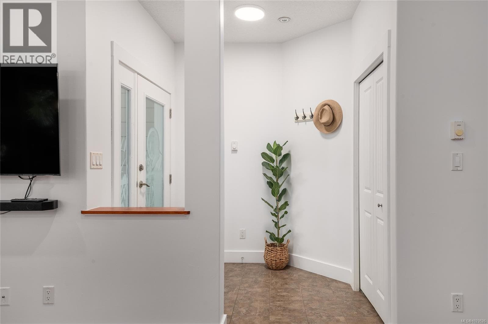 1554 Marina Way — photo 4