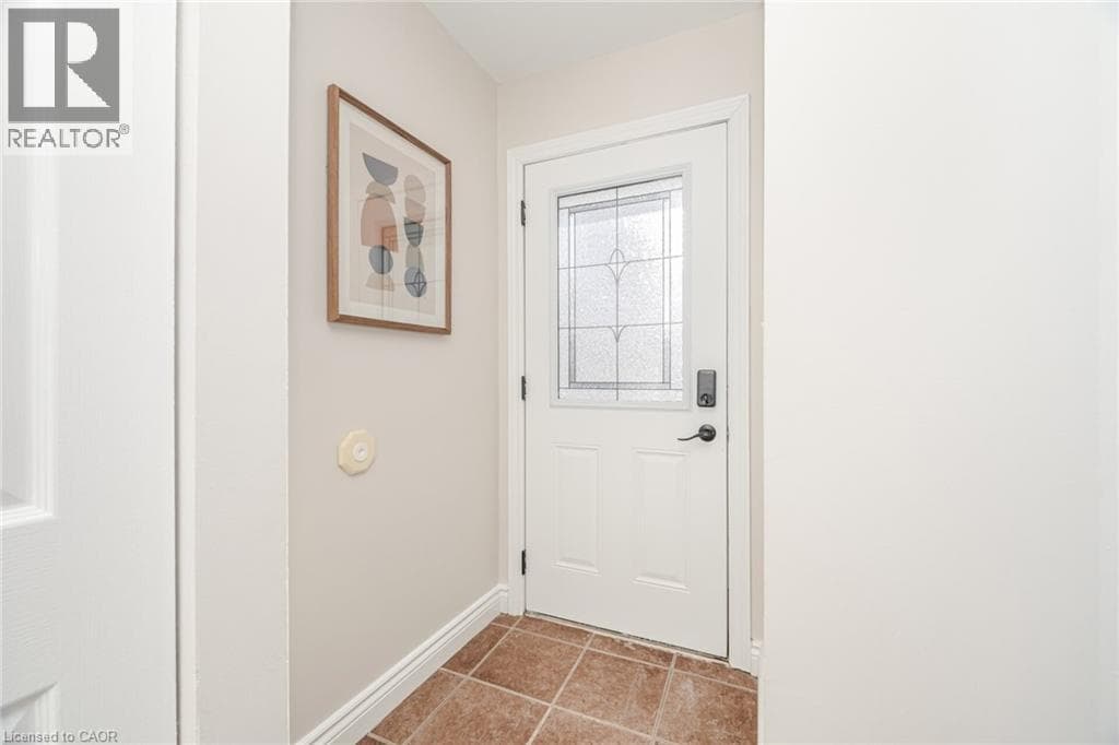 17 WHITE OWL CRESCENT — photo 2