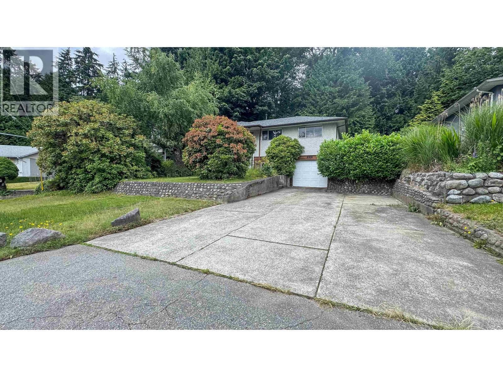 646 CLAREMONT STREET — photo 5