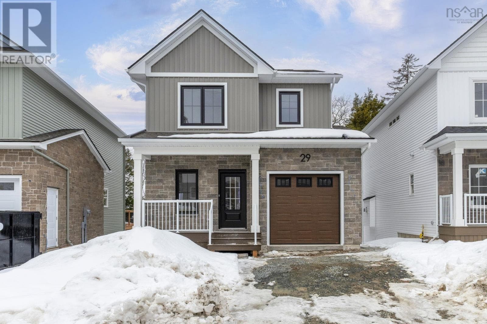 PC-42 29 Pearlgarden Close in DARTMOUTH