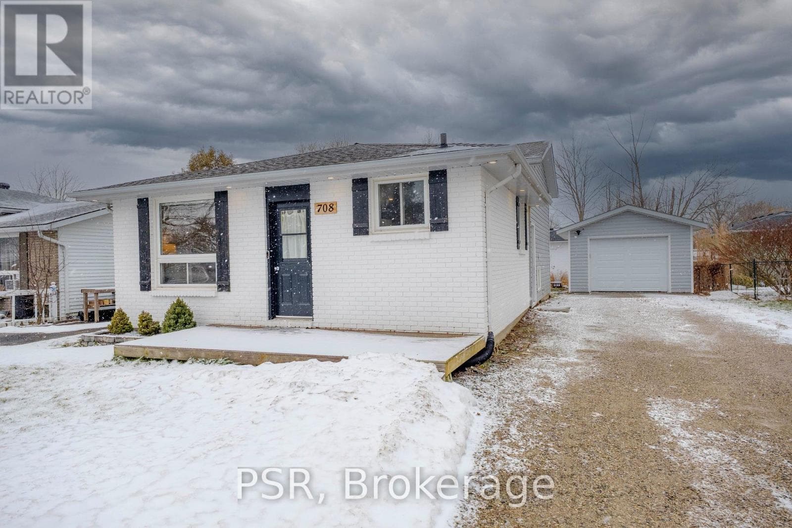 708 JOHNSTON CRESCENT in 
