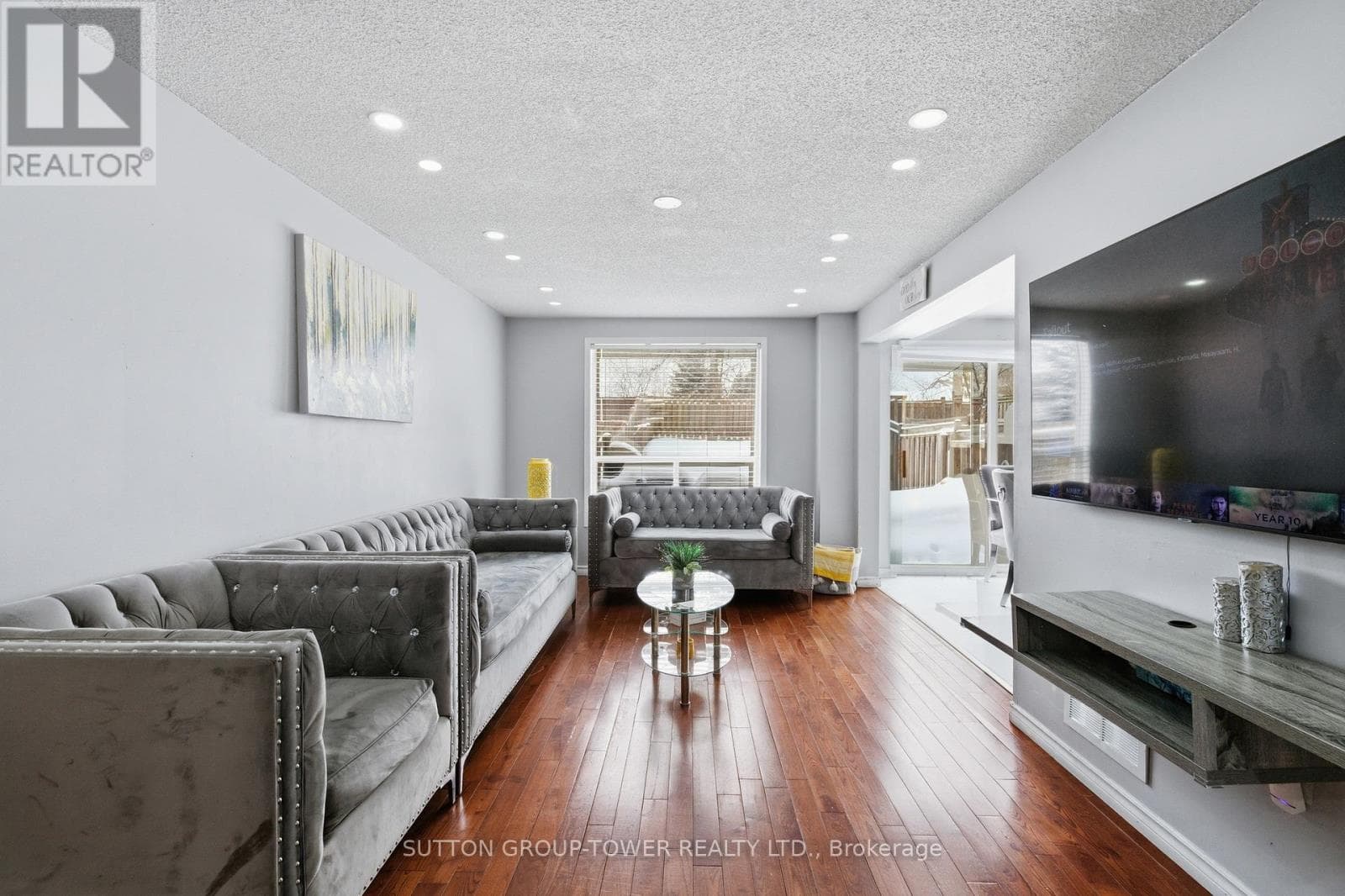 360 DUNSMORE LANE — photo 2
