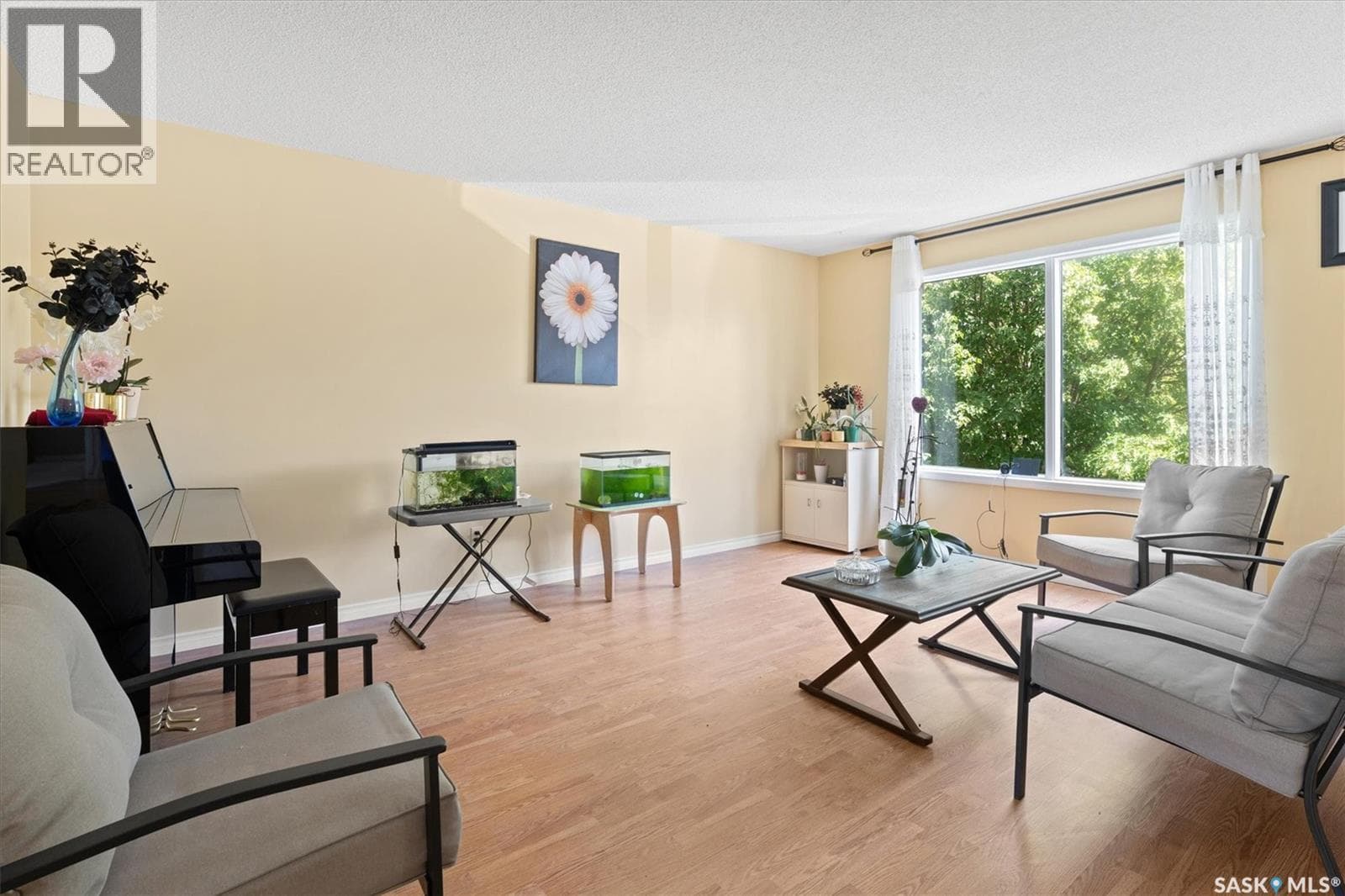 107 610 Perehudoff CRESCENT — photo 4