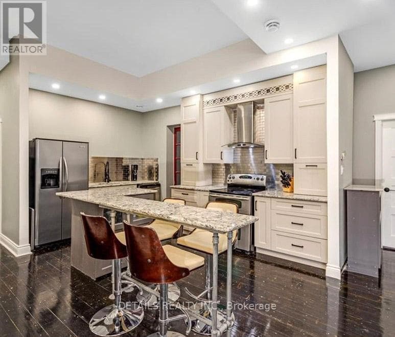 698 COOPER STREET — photo 4