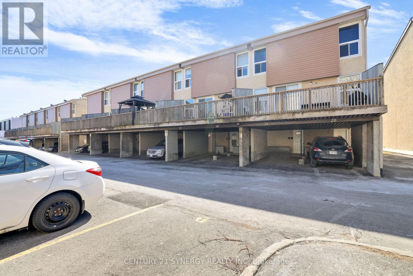 17 - 3415 UPLANDS DRIVE in OLD HUNT CLUB