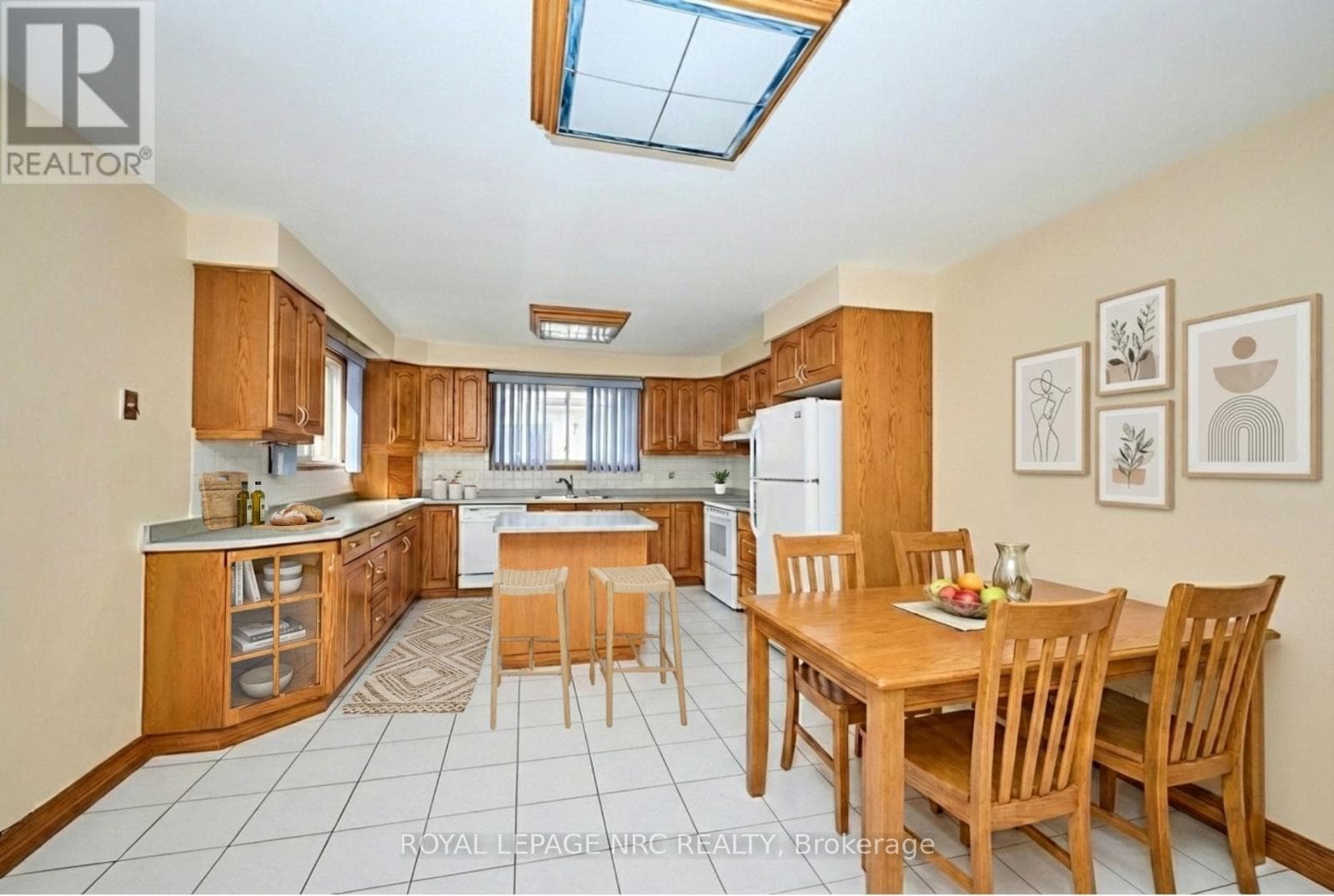 27 ORLANDO DRIVE — photo 5
