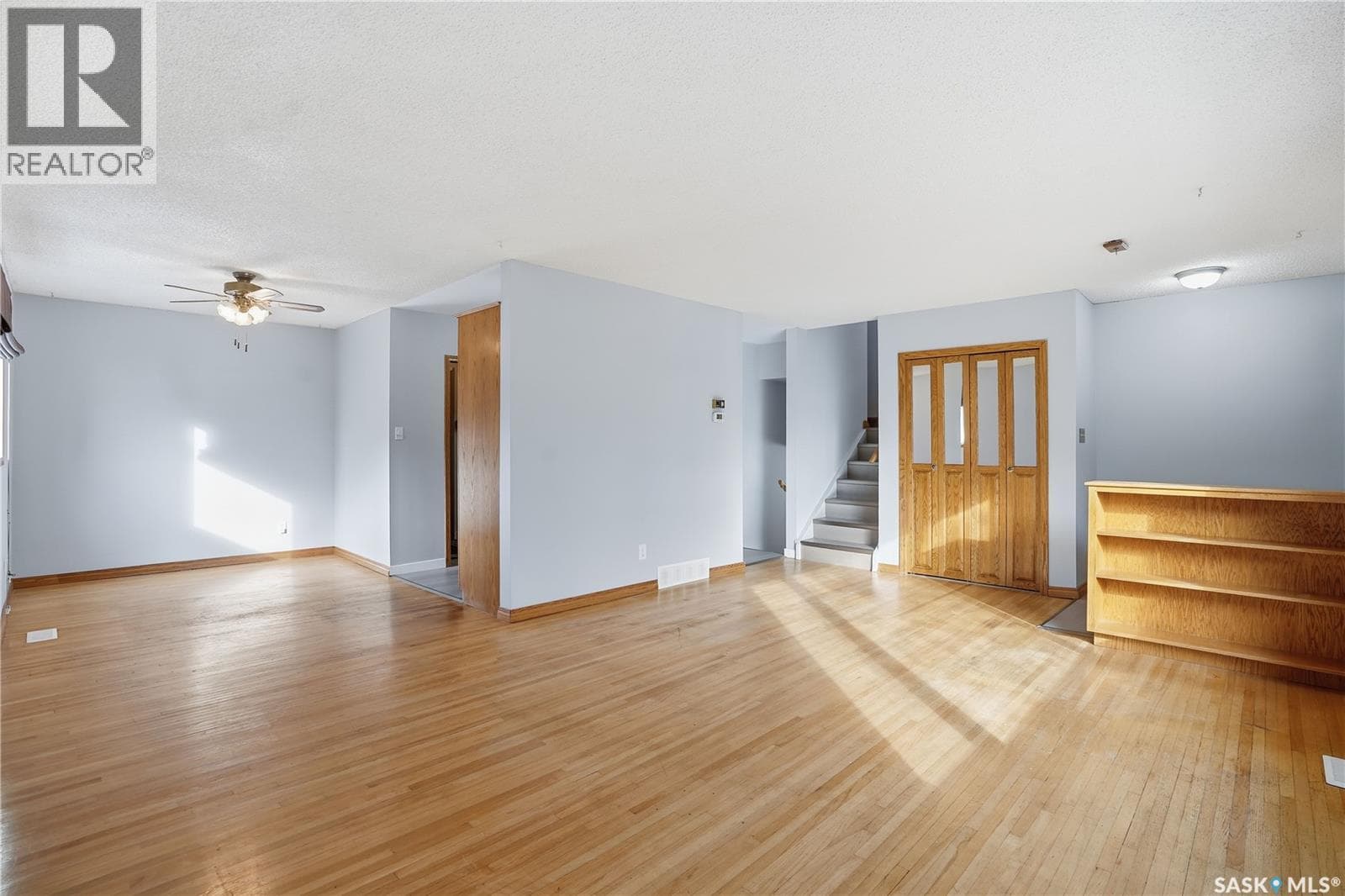 128 YARNTON CRESCENT — photo 5