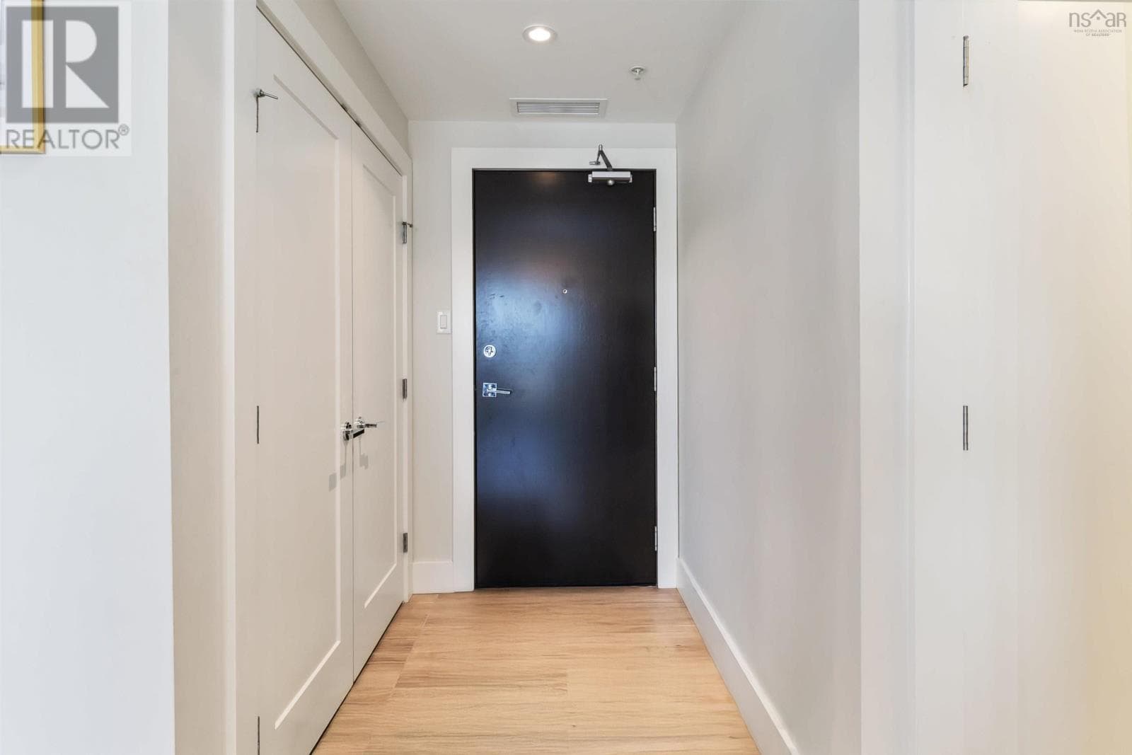701 67 Kings Wharf Place — photo 3