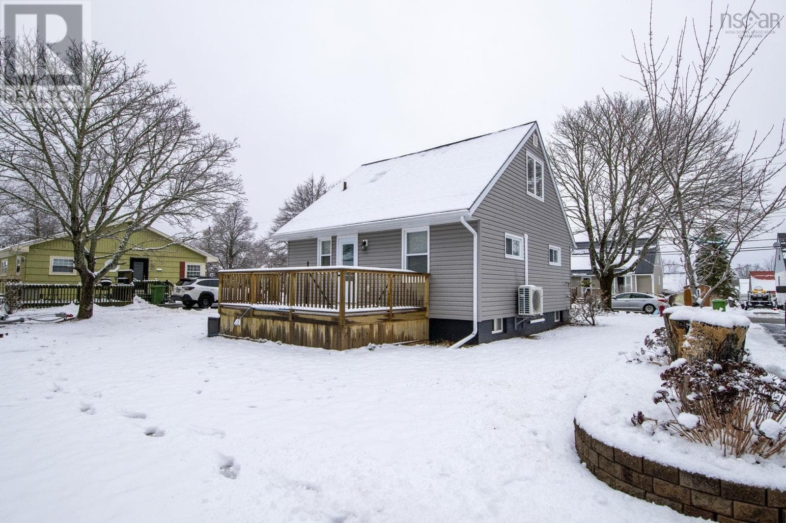 27 CAMBEY AVENUE — photo 2