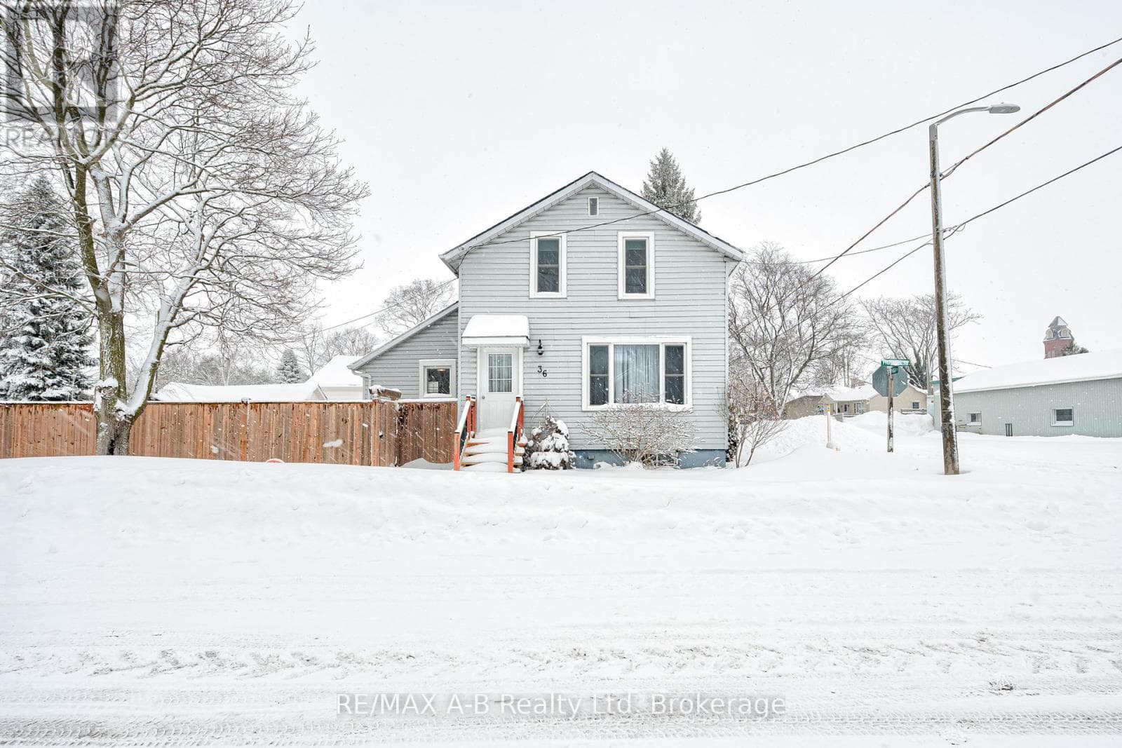 36 HURON STREET — photo 3