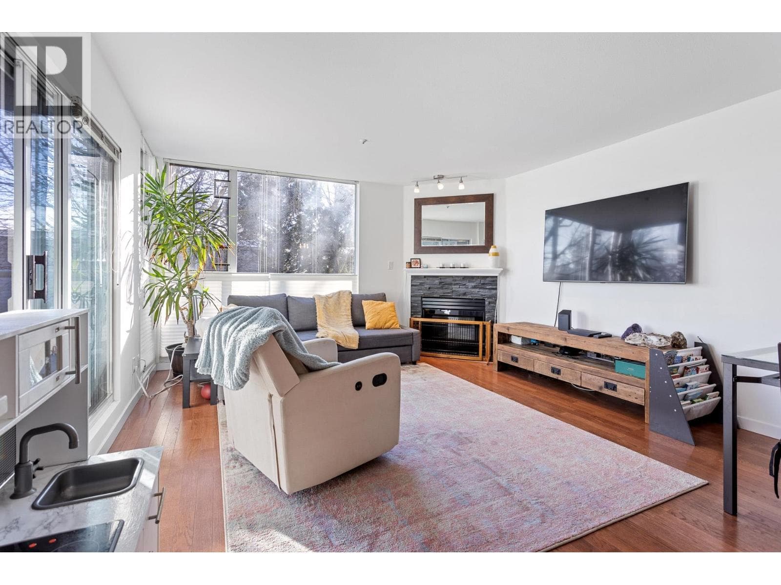 212 8460 JELLICOE STREET in Killarney