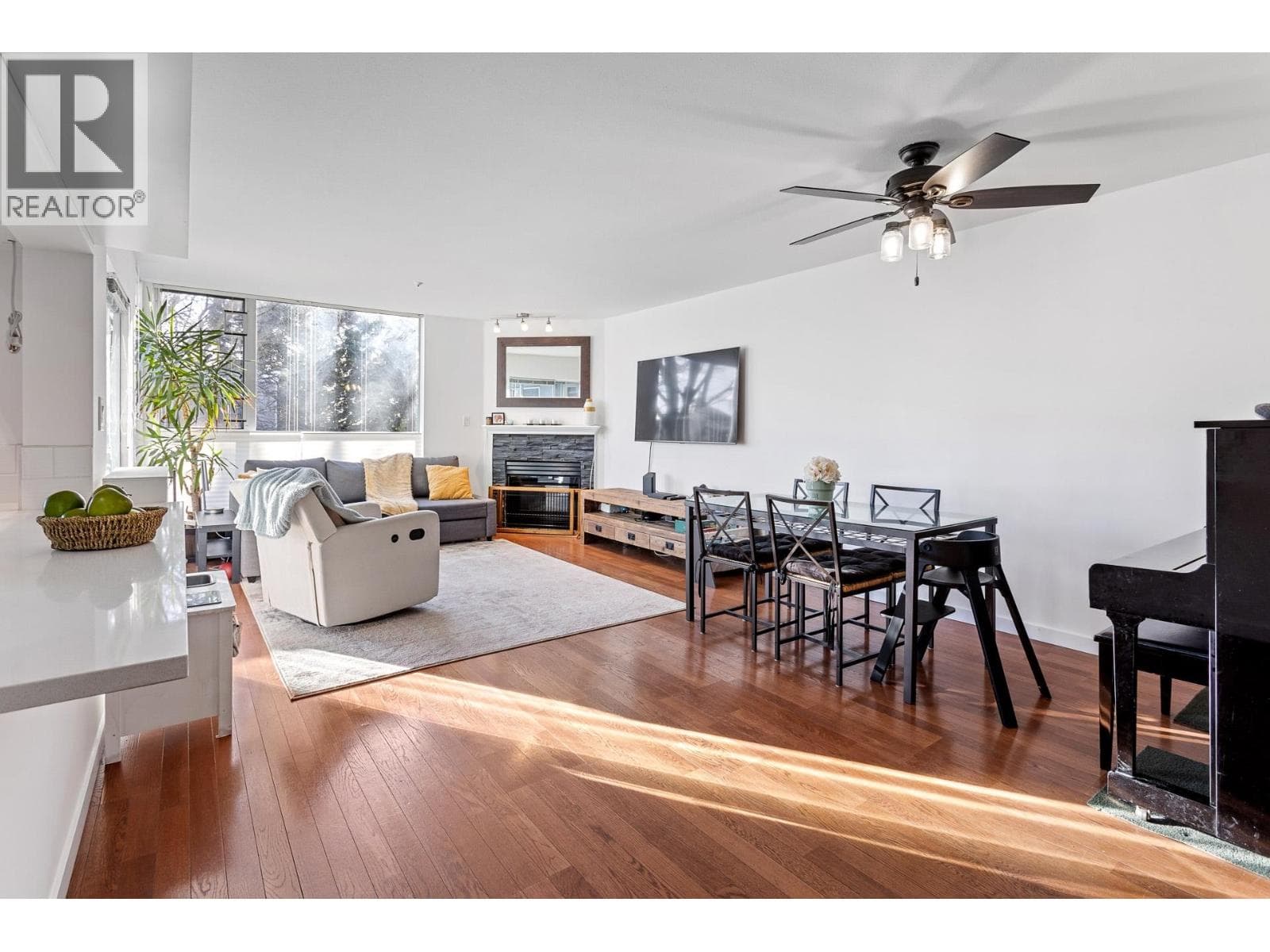212 8460 JELLICOE STREET — photo 5