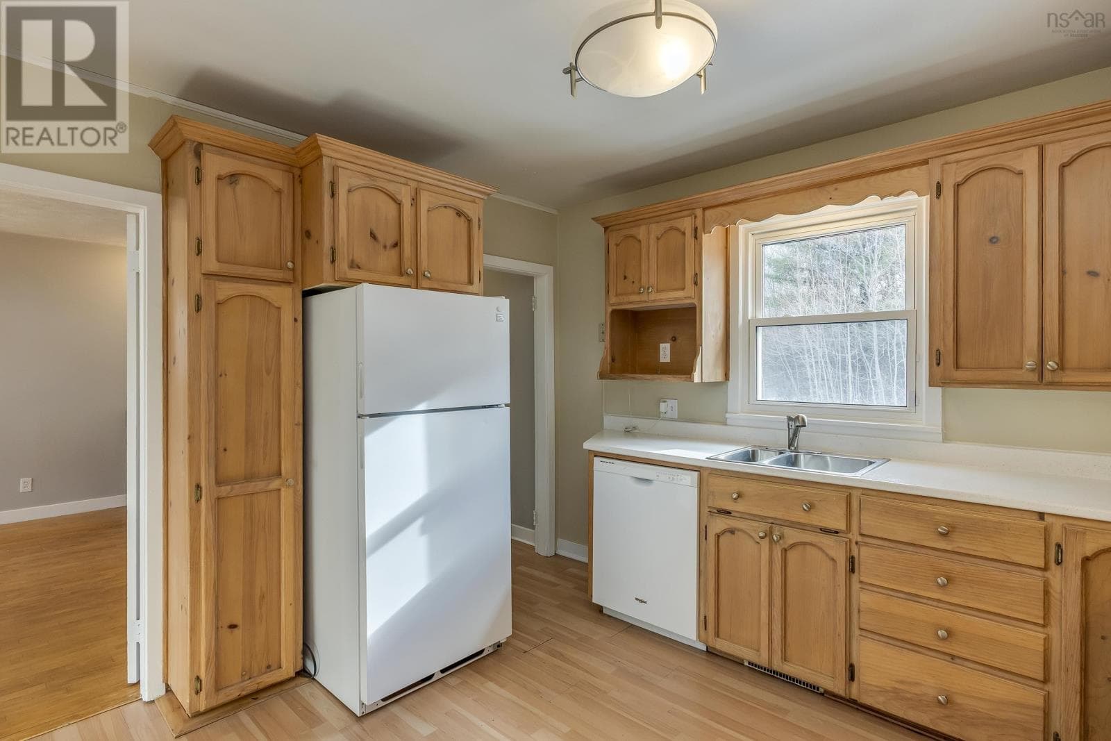 516 WINDSOR STREET — photo 4