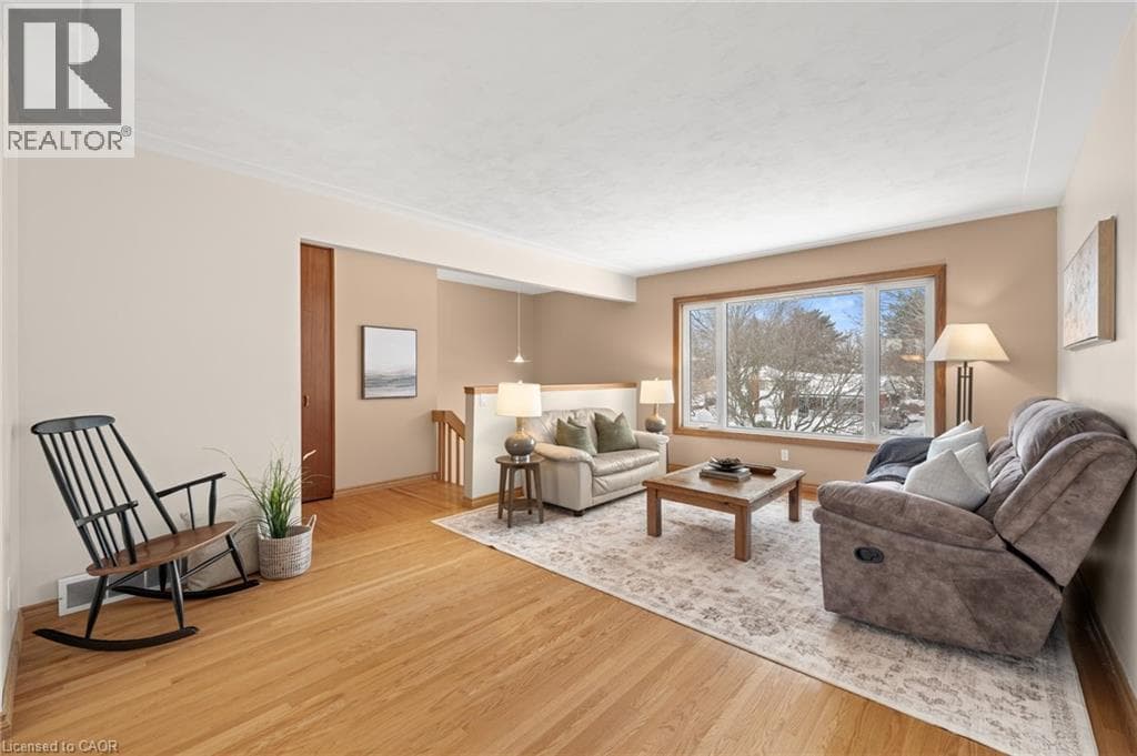 212 WINFIELD AVENUE — photo 3