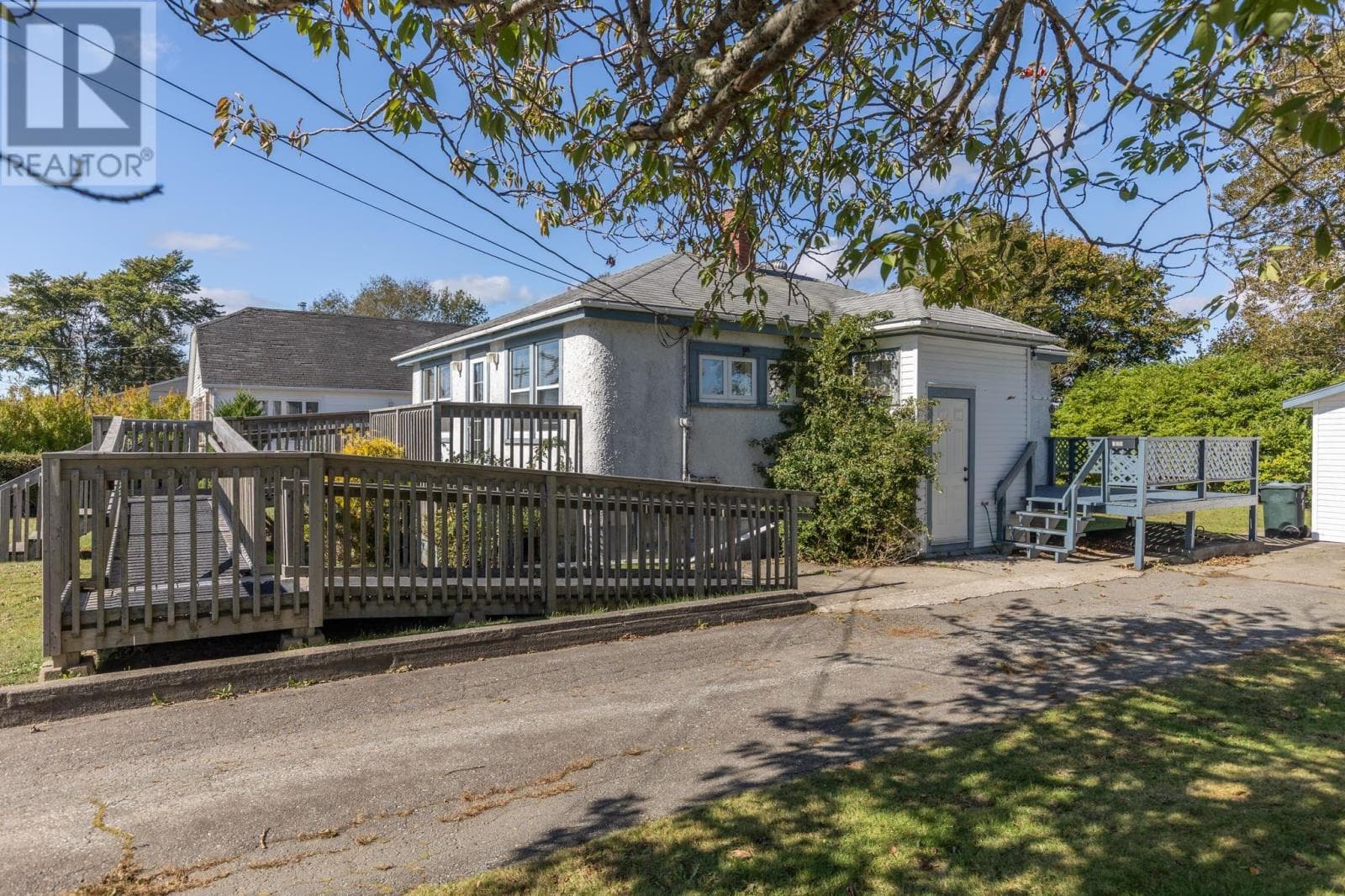 120 PARADE STREET — photo 5