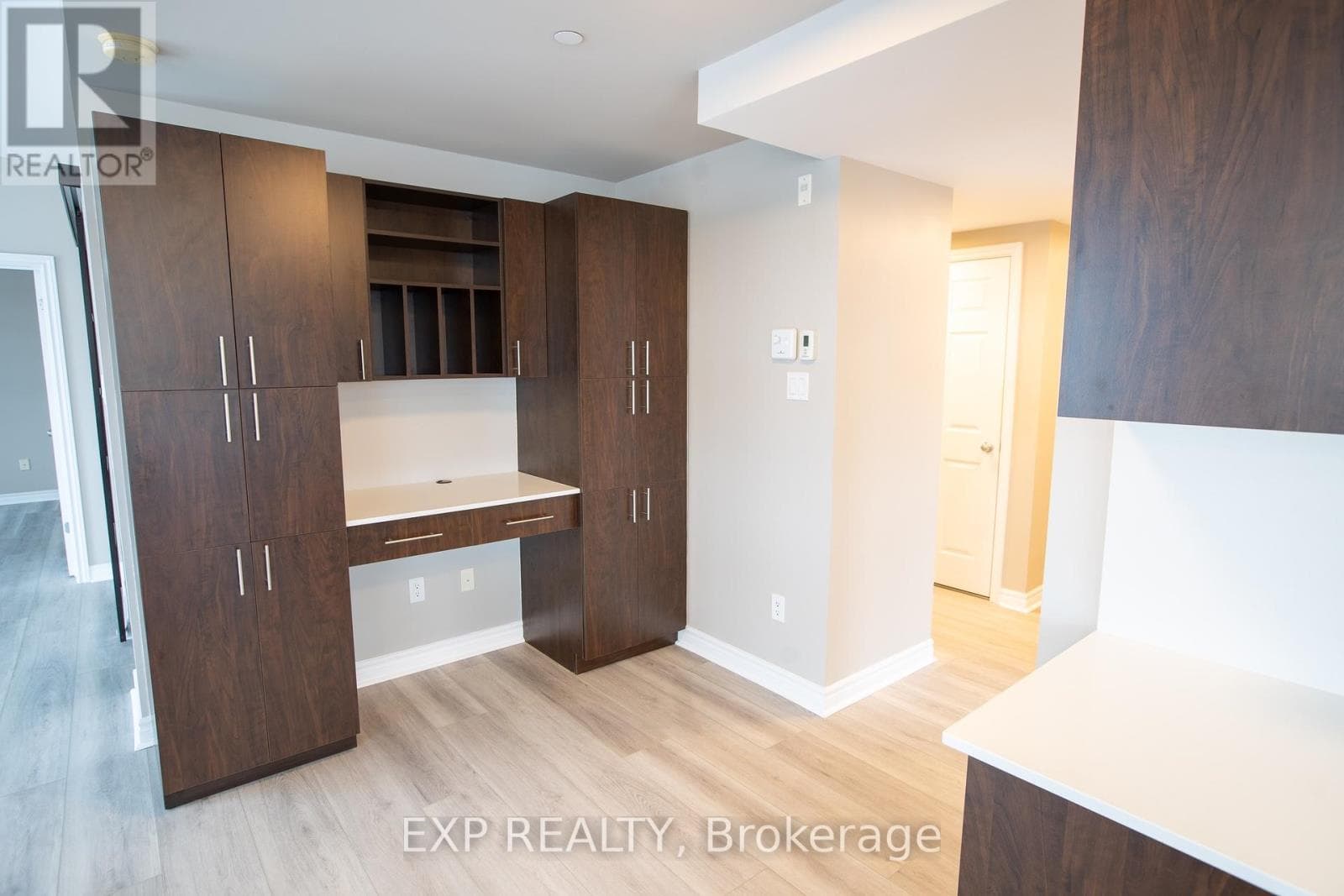 305 - 301 BAYROSE DRIVE — photo 5