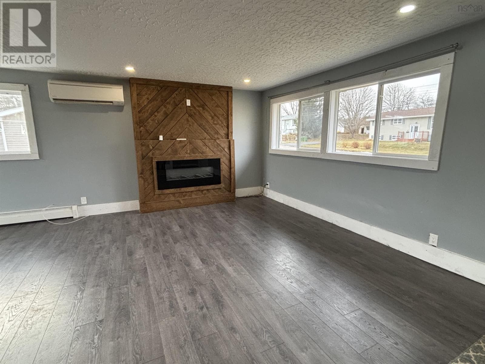 18 PRINCETON COURT — photo 2