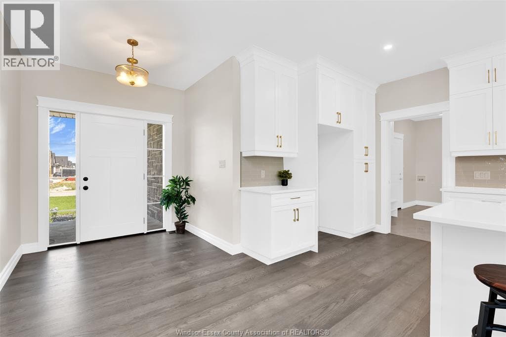 302 BLAKE AVENUE — photo 5