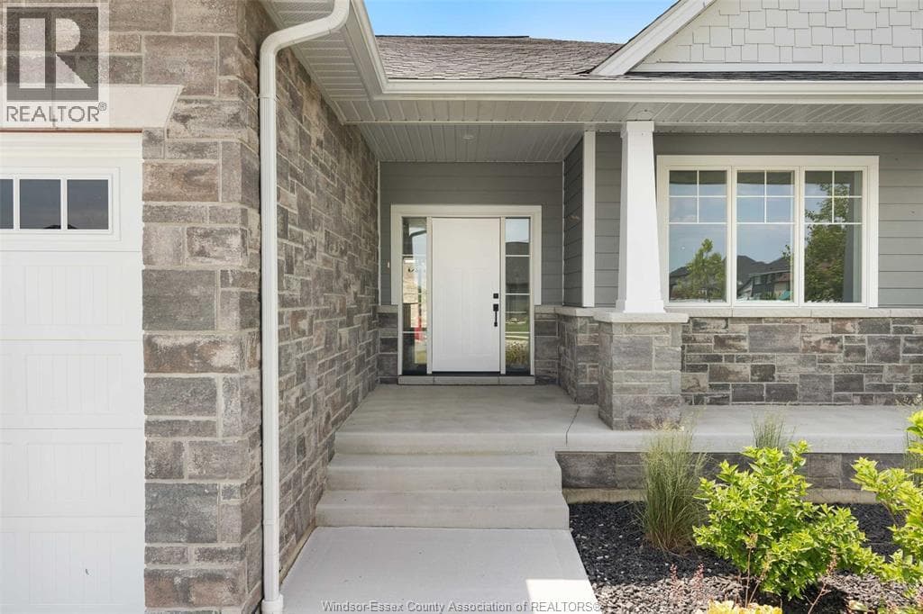302 BLAKE AVENUE — photo 3