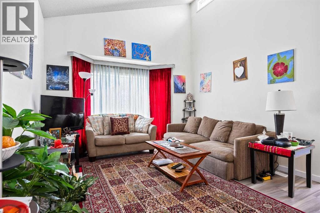 44 TARAGLEN PLAZA NORTHEAST — photo 4