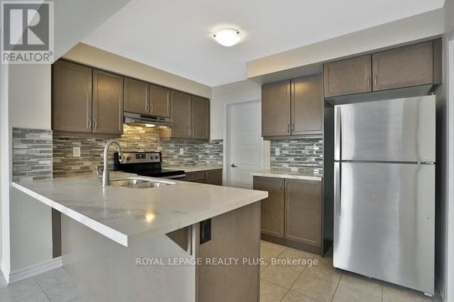 74 - 22 SPRING CREEK DRIVE — photo 5
