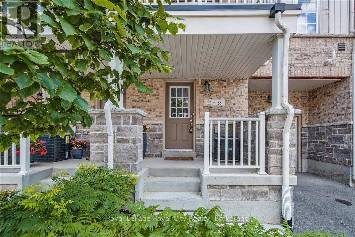 22 - 88 DECORSO DRIVE — photo 4