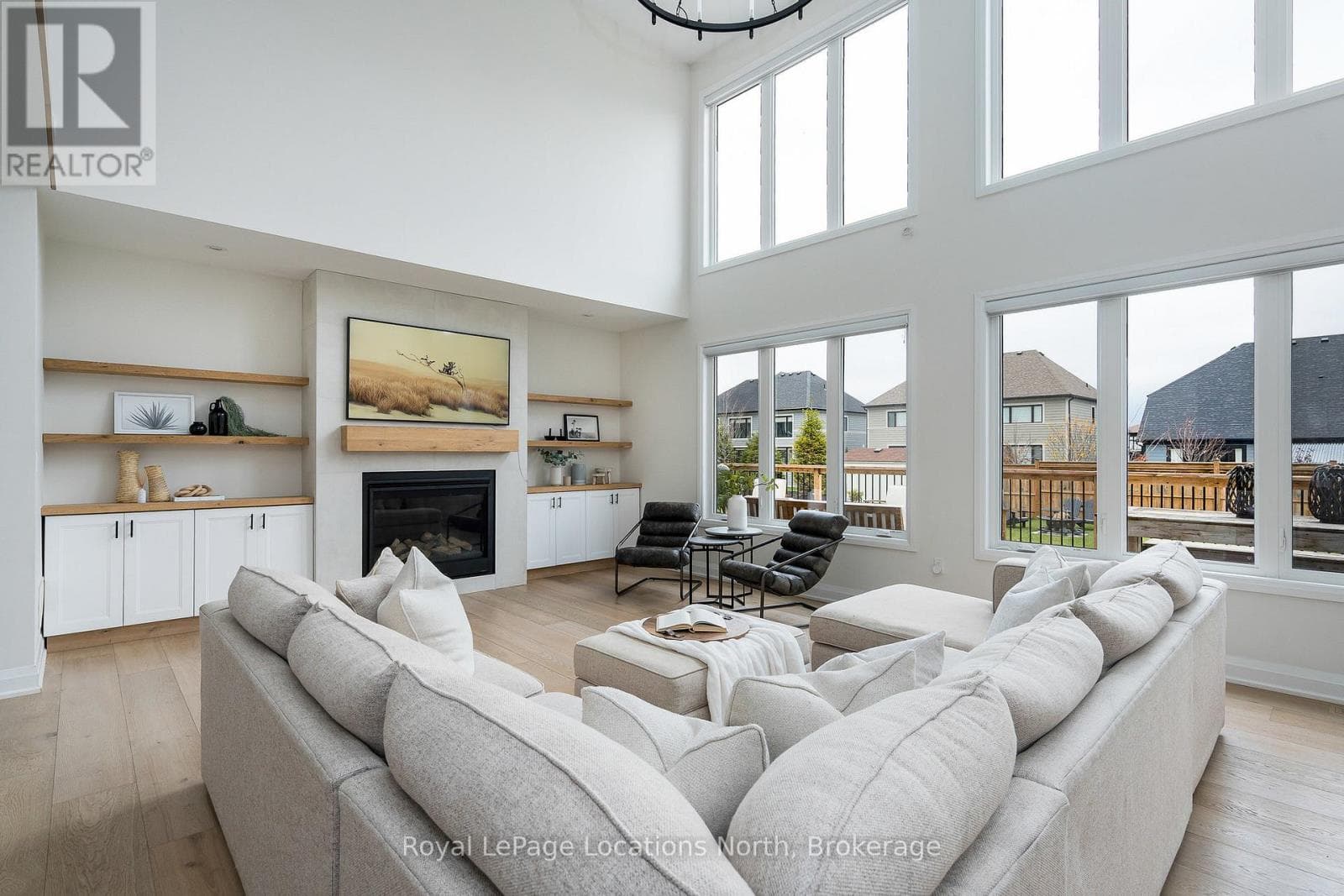 104 STILLWATER CRESCENT — photo 3