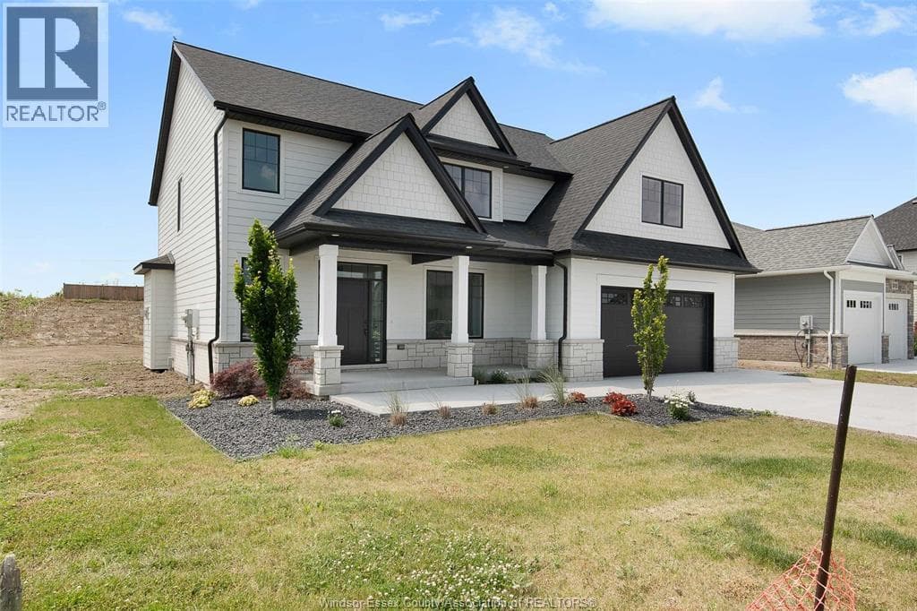 300 BLAKE AVENUE — photo 2