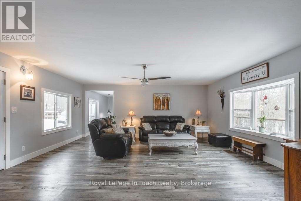 36 MEADOWS AVENUE — photo 5