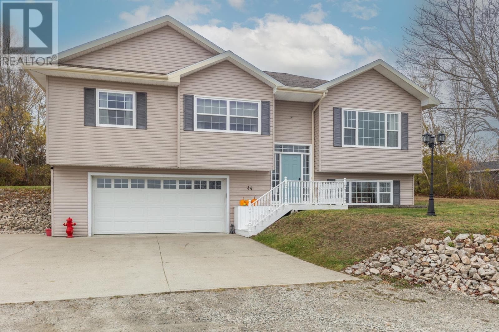 44 BIRCH DRIVE — photo 3