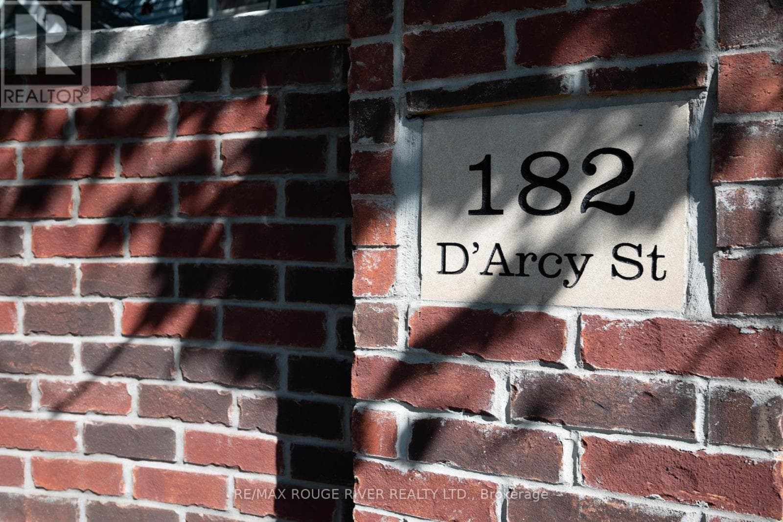 C-103 - 182 D'ARCY STREET — photo 3