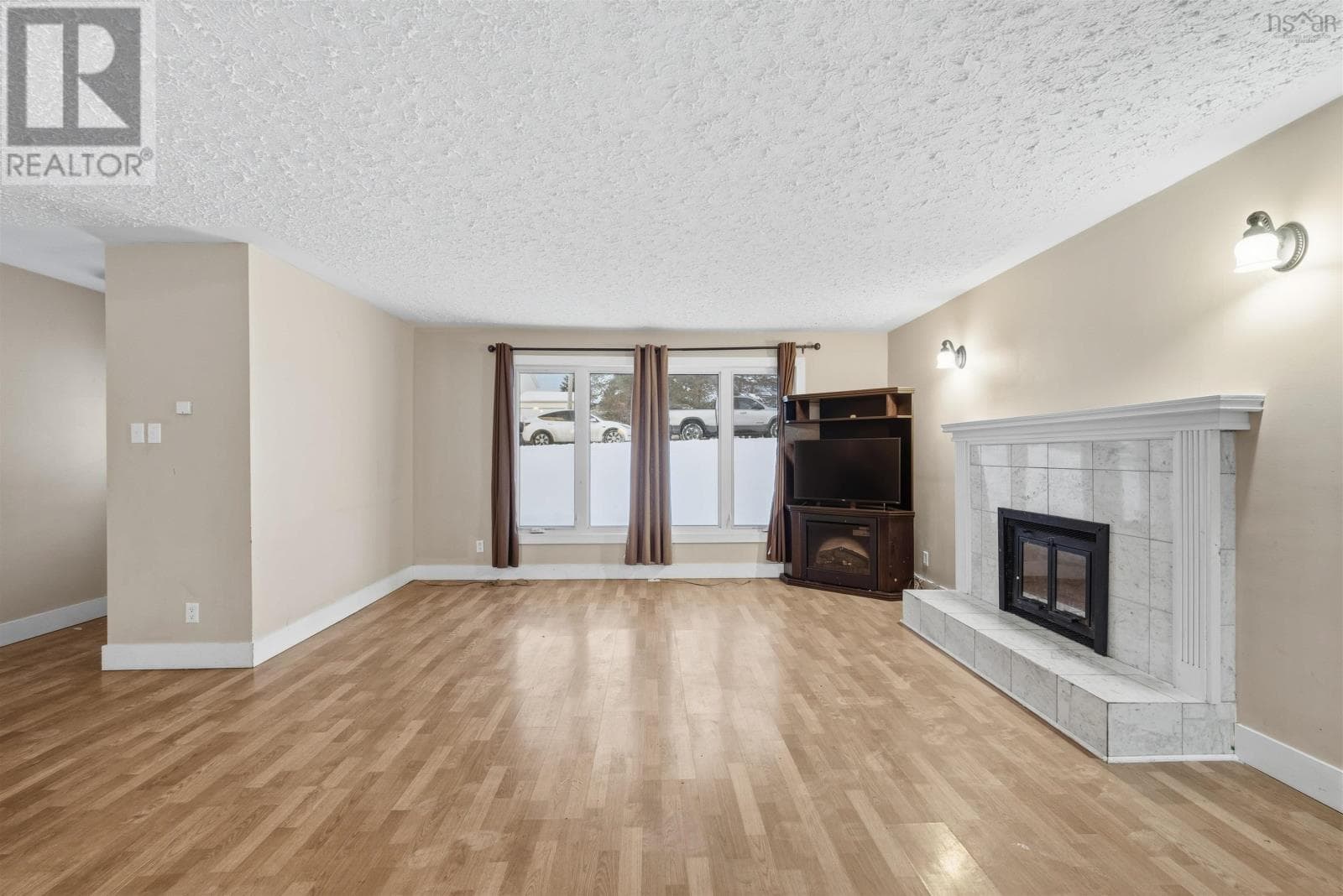 27 GROVE AVENUE — photo 5