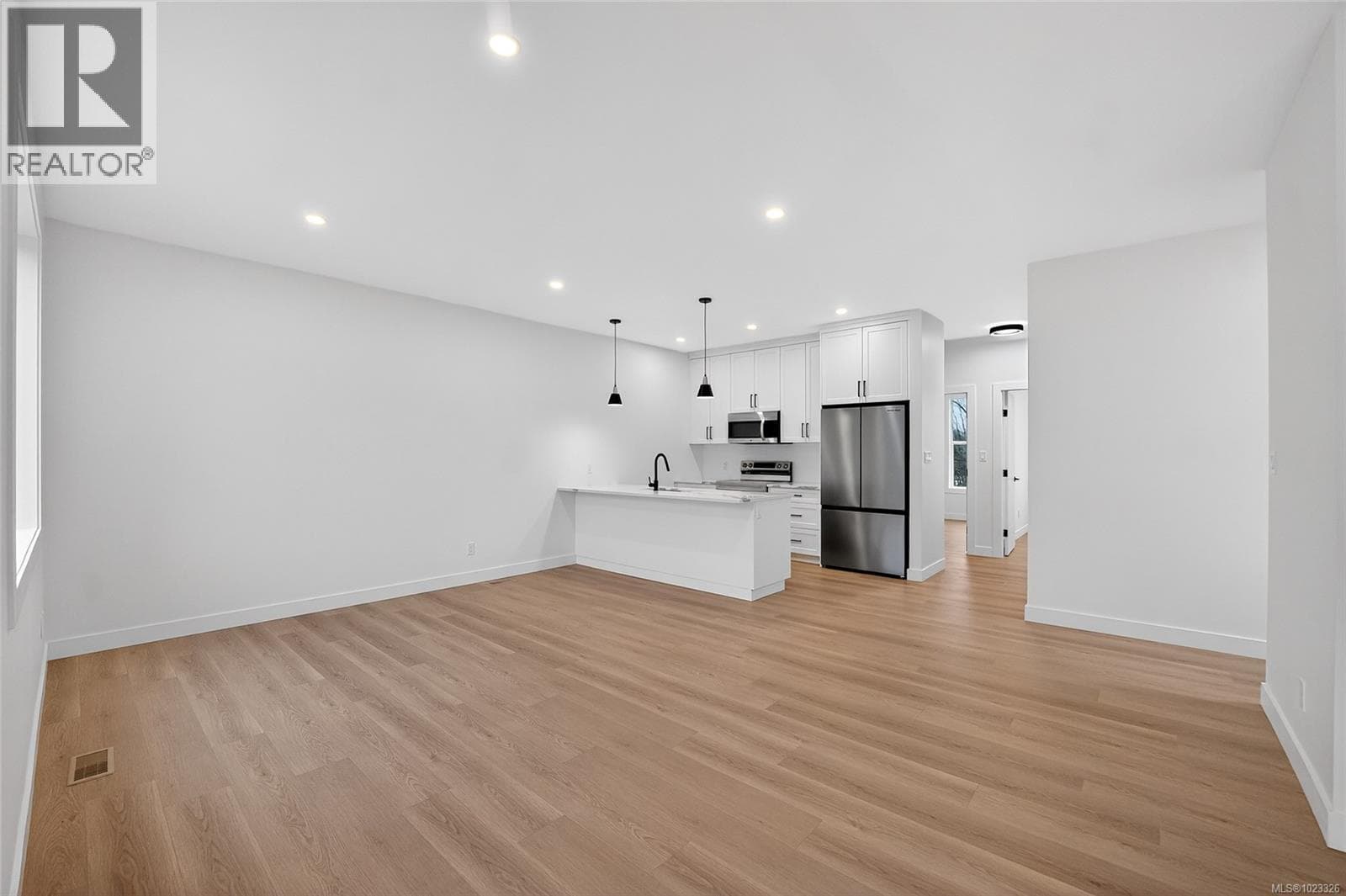 A 122 PLANTE CRESCENT — photo 3